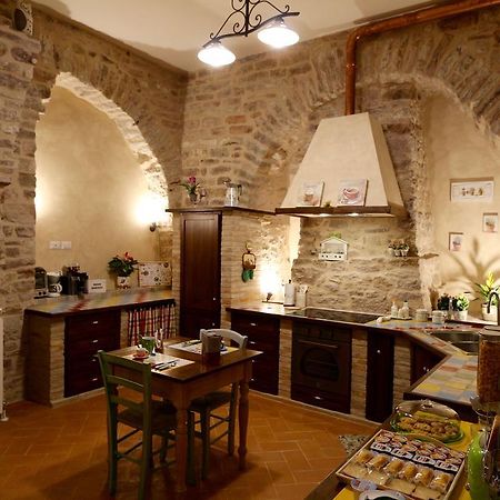 מלון אסיסי La Casina Colorata מראה חיצוני תמונה