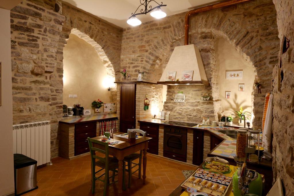 מלון אסיסי La Casina Colorata מראה חיצוני תמונה