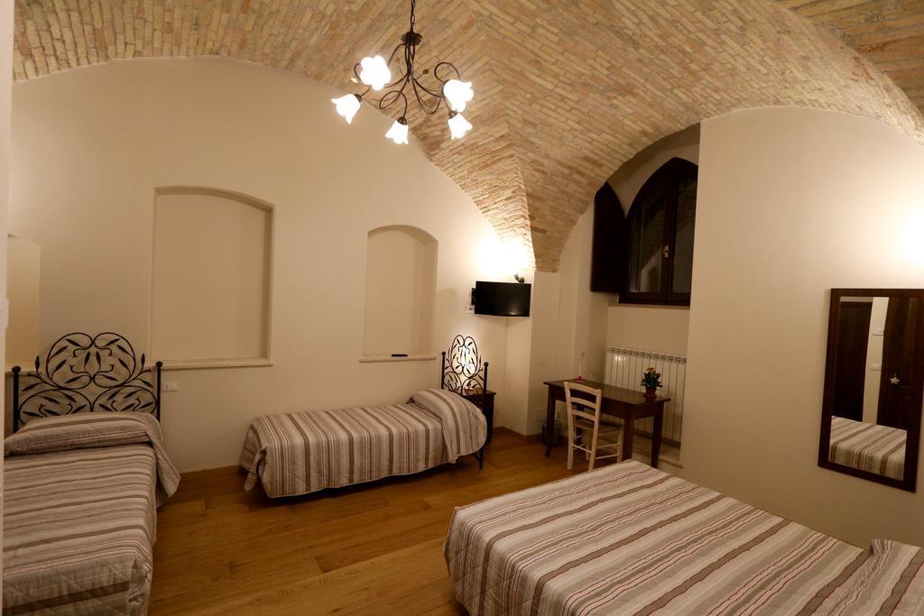 מלון אסיסי La Casina Colorata חדר תמונה